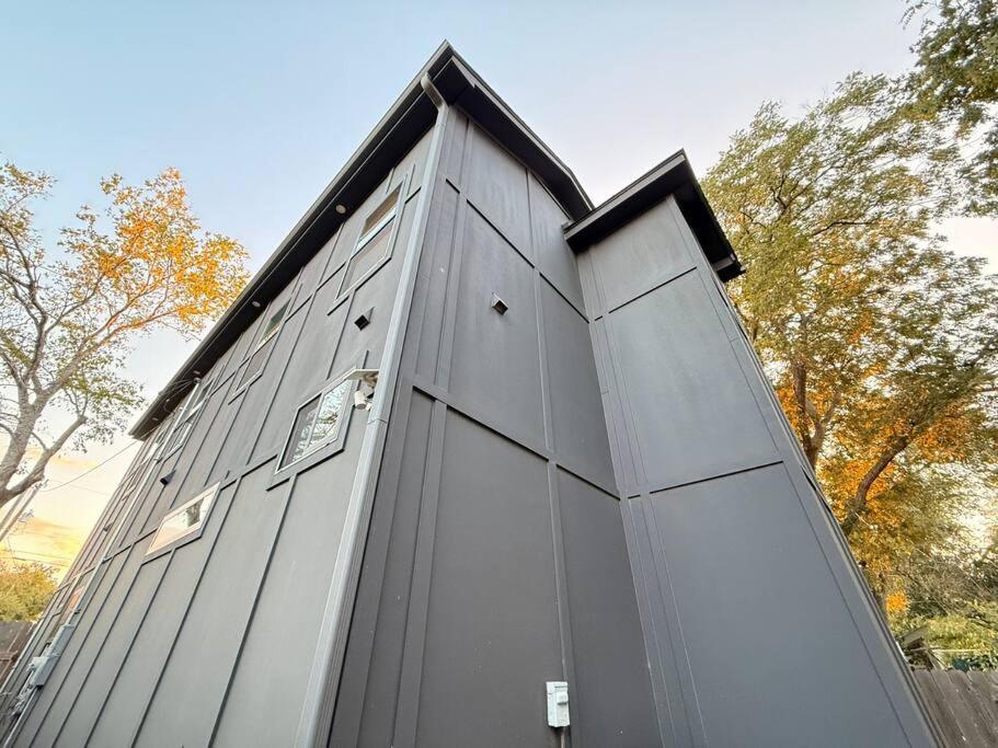 The Heritage Haus - Modern Cabin In Downtown San Antonio Villa Eksteriør bilde